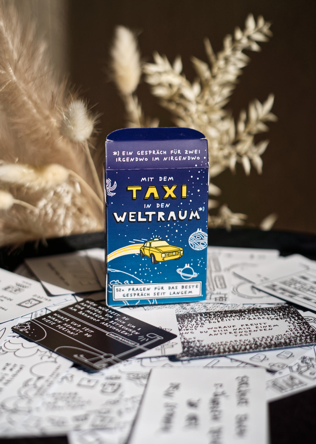 Mit dem Taxi in den Weltraum – inkl. vorfrankierter Postkarte – 52+ Fragen für das beste Gespräch seit Langem